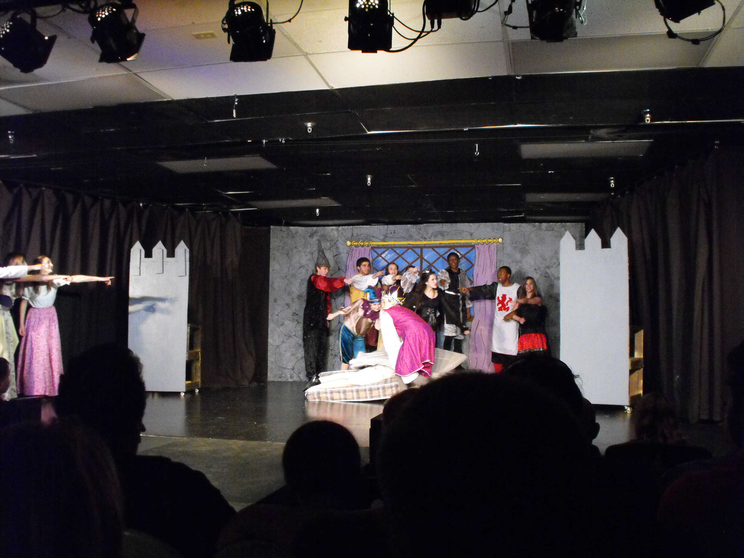 ./2010/Once Upon a Mattress/1st Show 0138.JPG